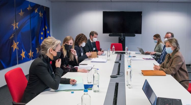 Nadia Pellefigue, Rosario Sánchez, Victòria Alsina i Xavier Bernard-Sans a la reunió amb la comissària europea Elisa Ferreira a Brussel·les