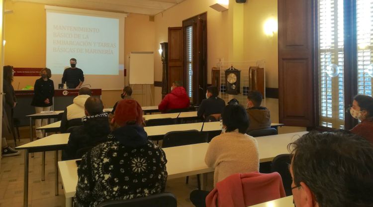 Una de les formacions per aconseguir habilitats professionals en el manteniment d'embarcacions que es fa a la Cambra de Comerç del Baix Empordà