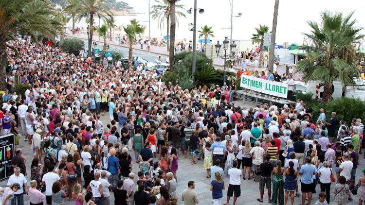 La manifestació ha estat multitudinària, 1.500 persones segons la policia © ACN