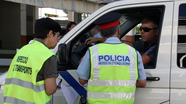 Un moment del control policial d'aquest divendres a l'Aeroport de Girona © ACN