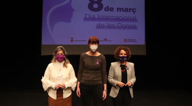 La vicepresidenta de la Diputació, Maria Puig, l'alcaldessa de Girona, Marta Madrenas, i la delegada del Govern a Girona, Laia Cañigueral. ACN