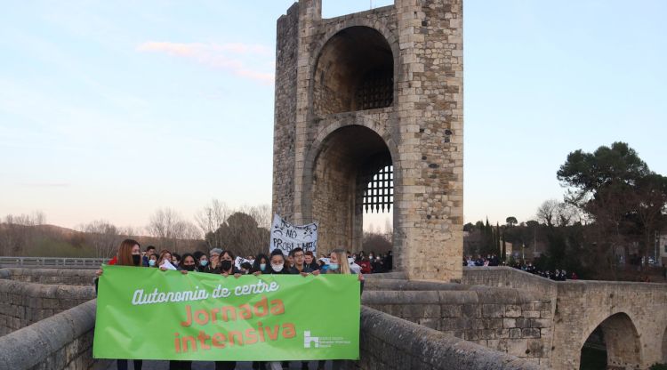 Manifestació raclamant la jornada intensiva el passat 9 de març. ACN