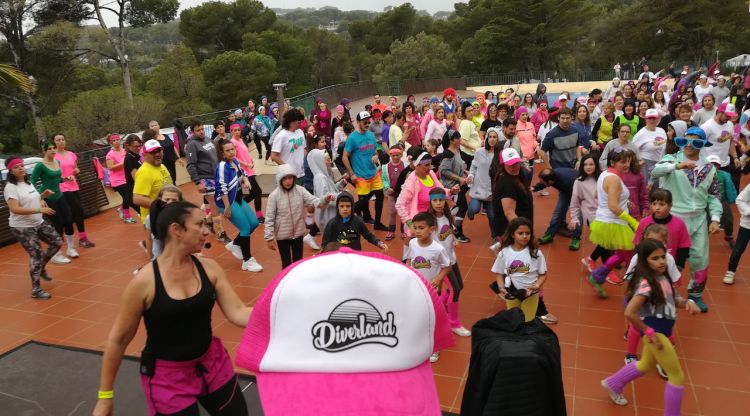 En un càmping gironí els clients gaudeixen d'una activitat en el Diverland