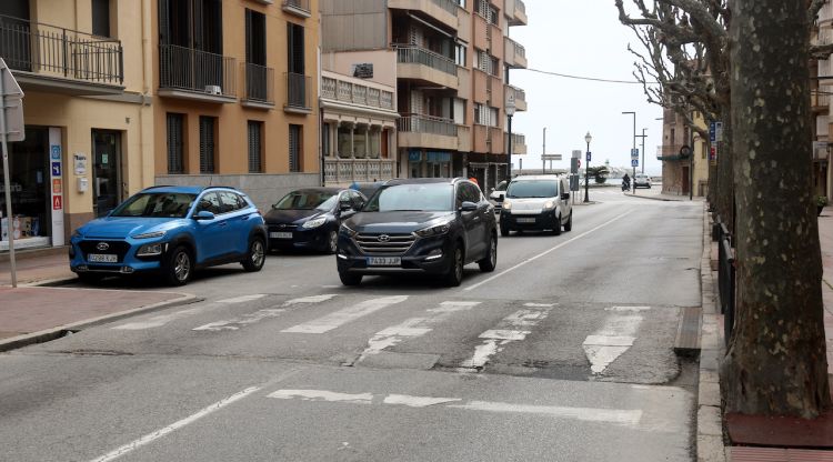 L'avinguda Juli Garreta de Sant Feliu de Guíxols, que connecta un extrem de la badia amb la plaça del Monestir. ACN