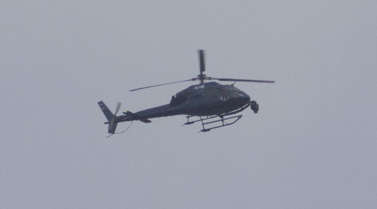 L'helicòpter que ha sobrevolat aquesta tarda Girona. M. Estarriola