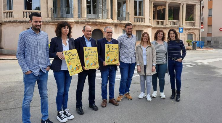 D'esquerra a dreta: Gerard Ventura, Sílvia Beleña, Joan Vigas, Josep Piferrer, Francesc Niell, Eva Torres, Cristina Martí i Sofia Font