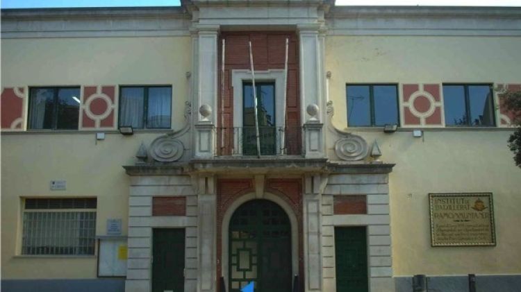 Entrada de l'IES Ramon Muntaner de Figueres