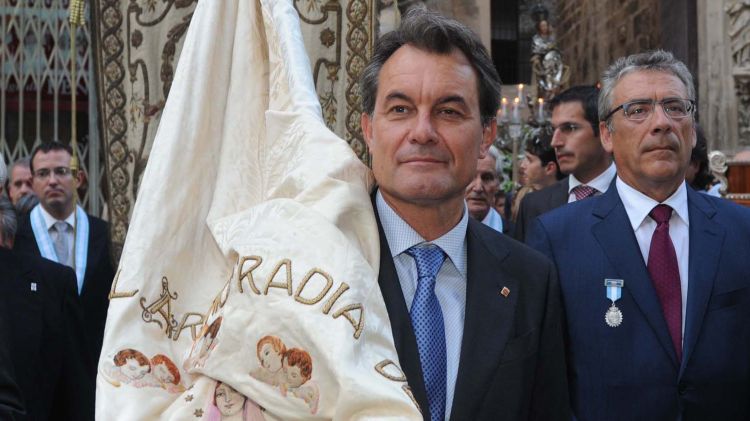 El president de la Generalitat, Artur Mas, ha participat en la processó de Tortosa © ACN