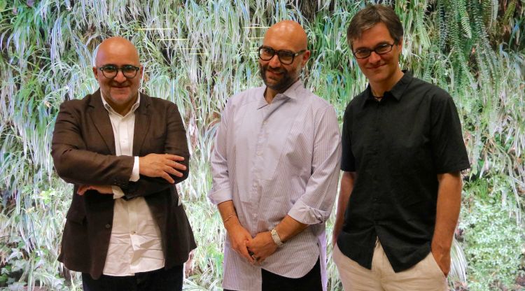 El director d’escena de Joan Anton Rechi, el director musical Dani Espasa i l’intèrpret Xavier Sabata, avui. ACN