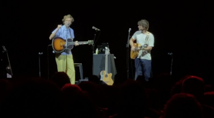 Erlend Øye (esquerra) i Erik Glambek Bøe, ahir a Porta Ferrada. M. Estarriola