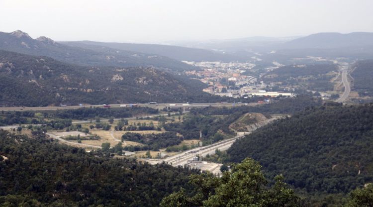 El TAV, l'AP-7 i l'N-II al seu pas pel Coll de Panissars (arxiu). ACN