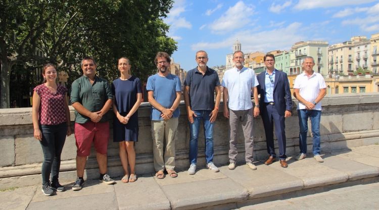 Foto de grup de representants de les administracions i entitats que participen en el projecte de Girona