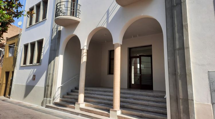 Exterior de l'antiga escola d'Arts i Oficis de Palafrugell