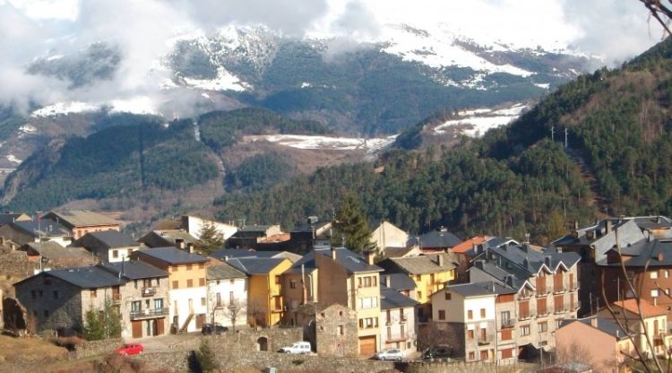 Vista del poble de Planoles