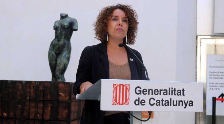 La delegada del Govern, Laia Cañigueral, durant la presentació dels Premis Generalitat Girona. ACN