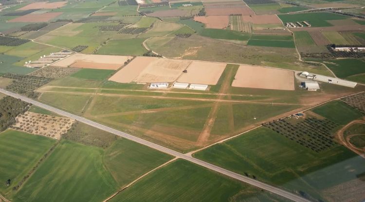 Vista aèria de l'aeròdrom de Viladamat