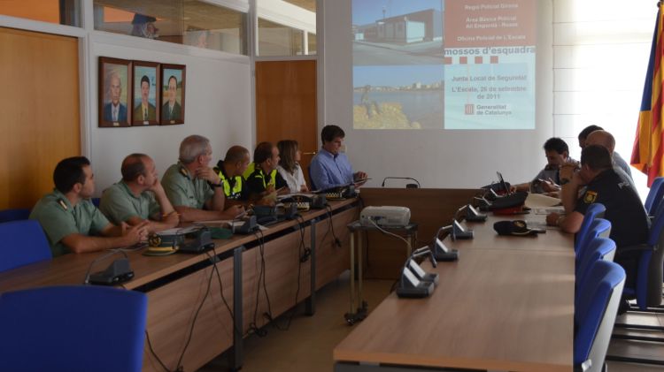 Un moment de la reunió de la Junta Local de Seguretat de l'Escala © AG