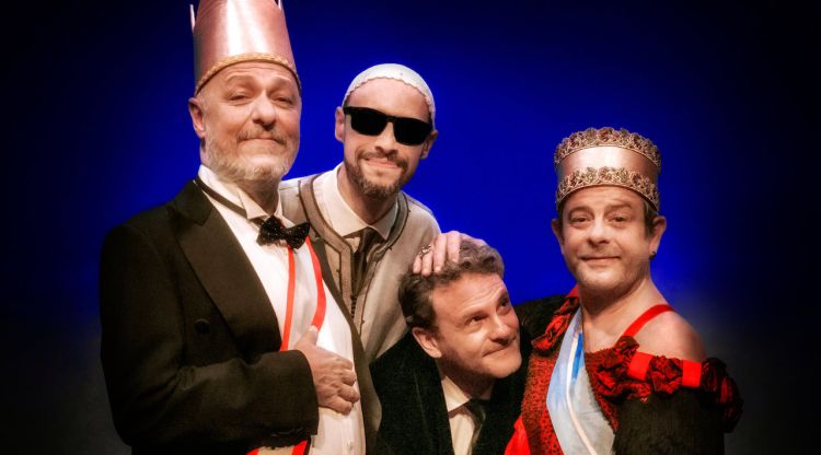 Els actors del muntatge 'La gran farsa' en una imatge promocional de l'obra