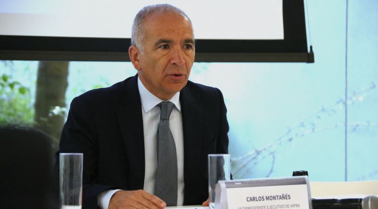 El vicepresident executiu d'Hipra, Carlos Montañés, durant una roda de premsa celebrada a Brussel·les. ACN