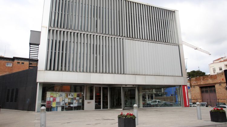 Exterior de la biblioteca Fages de Climent de Figueres © AG