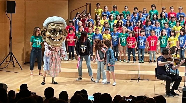 Interpretació de la Pàmpols i les llegendes de Girona a l'Auditori