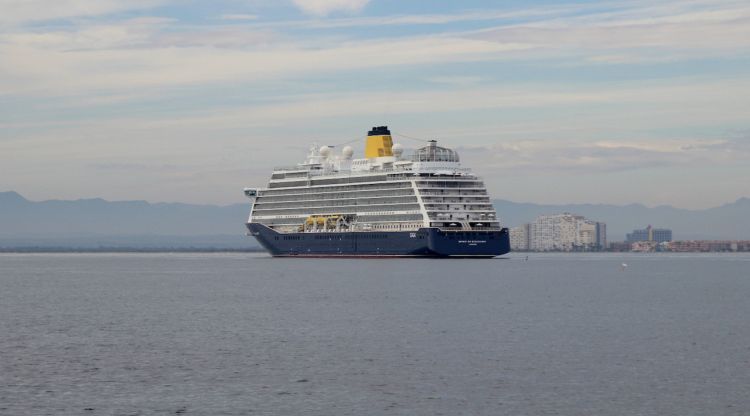 Creuer Spirit of Discovery a Roses, aquest novembre. ACN