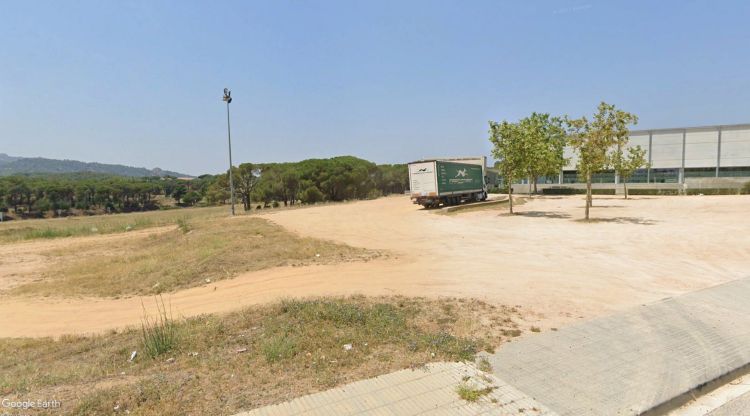 Els terrenys al fons que seran objecte de la nova ordenació urbanística