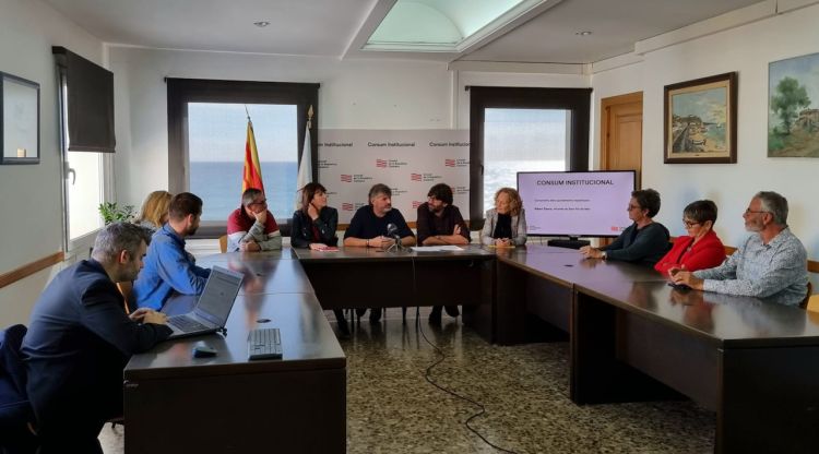 Roda de premsa del Consell de la República per explicar l'adhesió de Sant Pol de Mar, Arbúcies, Amer i Sant Feliu de Pallerols al seu conveni de col·laboració