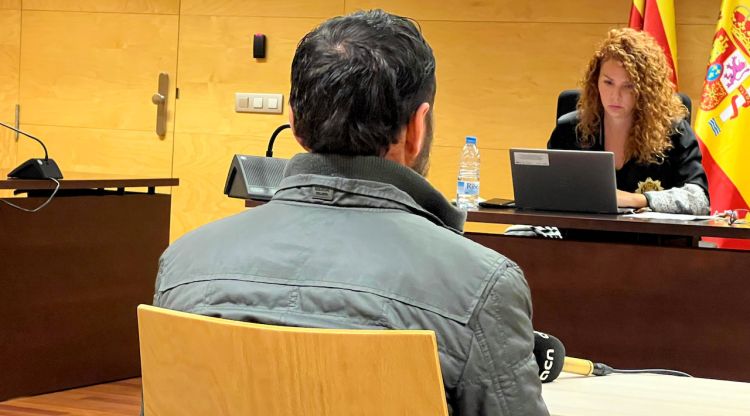 L'acusat d'abusar de la seva neboda de segon grau durant la declaració a la secció quarta de l'audiència de Girona. ACN
