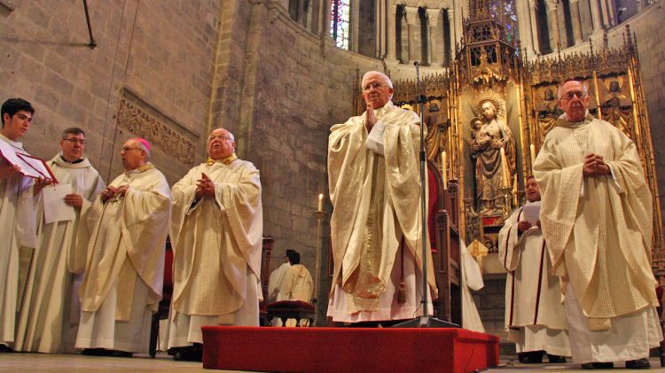 Moment de la missa solemne que ha servit per proclamar l'església de Sant Fèlix de Girona com a basílica © ACN