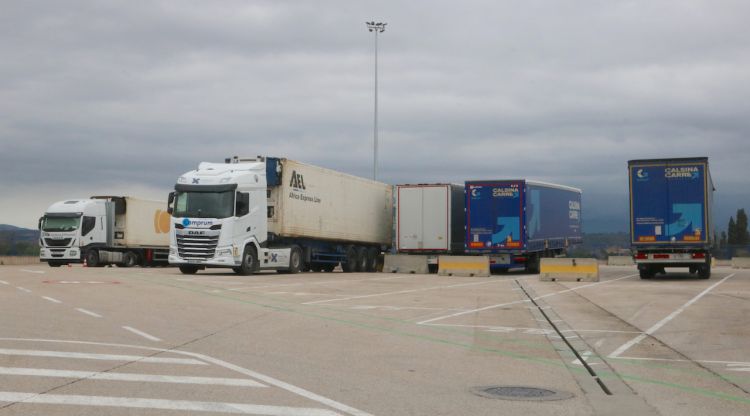 La zona habilitada per a camions externs a l'empresa Calsina Carré. ACN