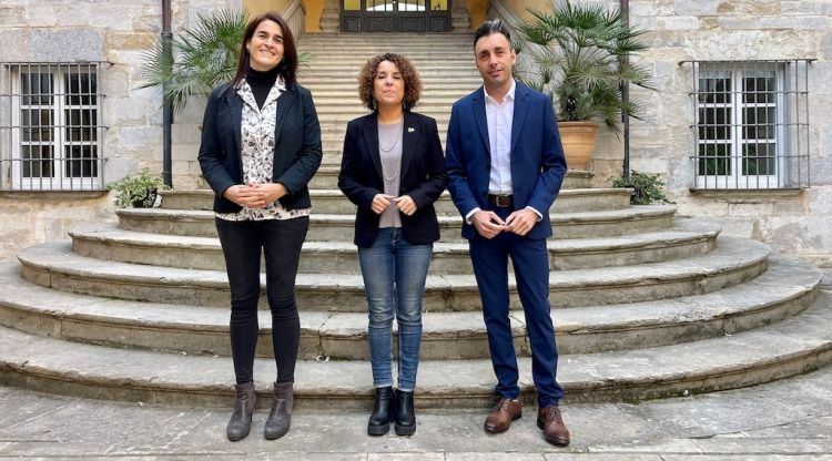 Raquel Robert (esquerra) i Sergi Albrich (dreta) acompanyats per Laia Cañigueral