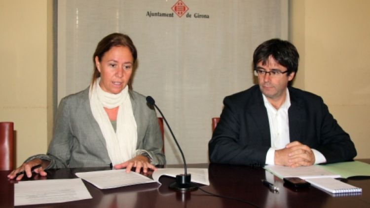 Marta Madrenas i Carles Puigdemont a la presentació d'aquest matí © ACN