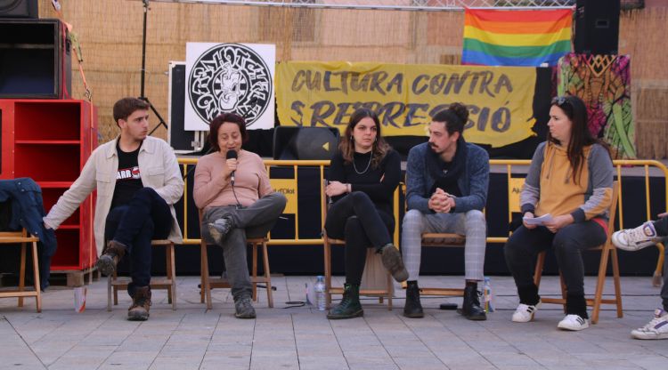 Els ponents de la taula rodona organitzada pels 9 d'Olot. ACN