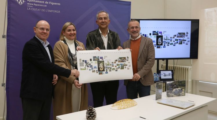 El regidor d'Urbanisme, Xavier Amiel, l'alcaldessa, Agnès Lladó, l'arquitecte, Enric Ruiz-Geli i el vicealcalde, Pere Casellas. ACN