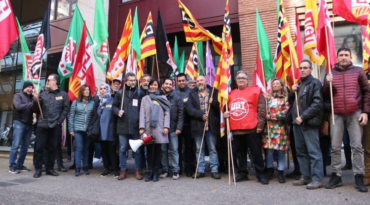 Alguns dels manifestants que reclamen el nou conveni. ACN