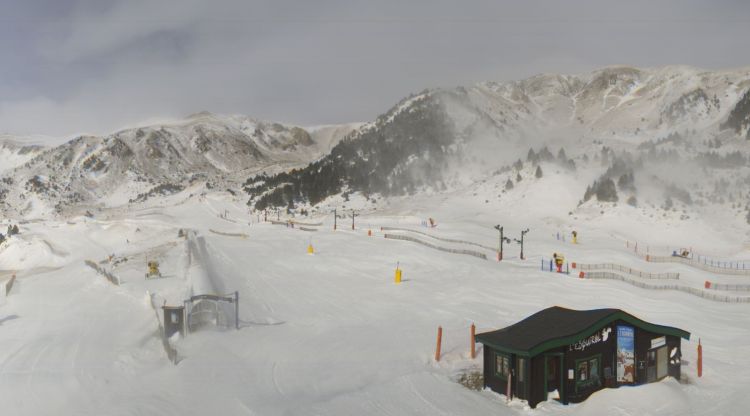 L'estació de Vallter a les 12:30h d'avui amb les instal·lacions tancades