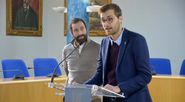 El regidor de Transició Energètica, Agustí Arbós, i el director de GarrotxaDomus, Jordi Ayats