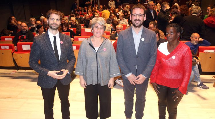 Els quatre primers integrants de la llista de Guanyem Girona per al 28-M, aquest vespre abans de l'acte a l'Auditori Irla. ACN