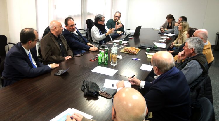 El secretari de Treball i la directora del Consorci, aquest dimarts durant la reunió amb la Foeg. ACN