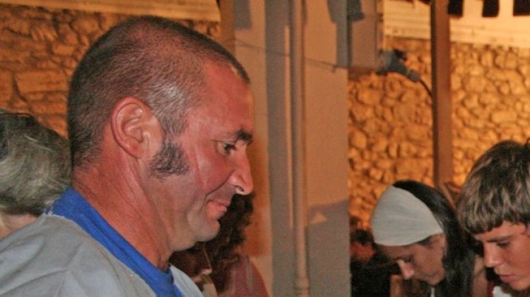 Josep Maria Rost ajudant en una edició del "Besalú Medieval" © M. Estarriola