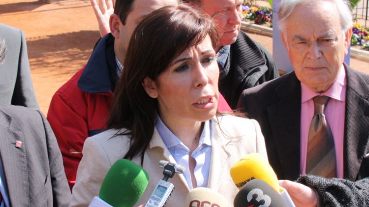 La presidenta del PPC, Alícia Sánchez-Camacho, aquest matí a Lloret de Mar, on s'ha reunit amb l'alcalde en funcions i el sector turístic del municipi © ACN