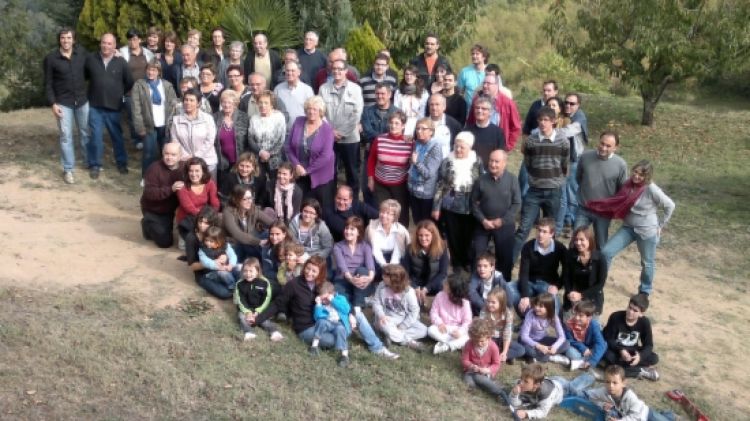 Foto de grup al al dinar de tardor de l'agrupació local de Convergència i Unió a Sant Hilari Sacalm © ACN