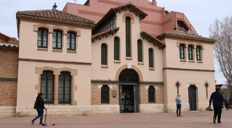 La façana de l'edifici de l'arxiu comarcal de Figueres. ACN