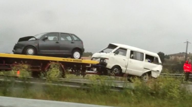 Els dos vehicles han estat retirats de la via poc després de la una del migdia © M. Estarriola