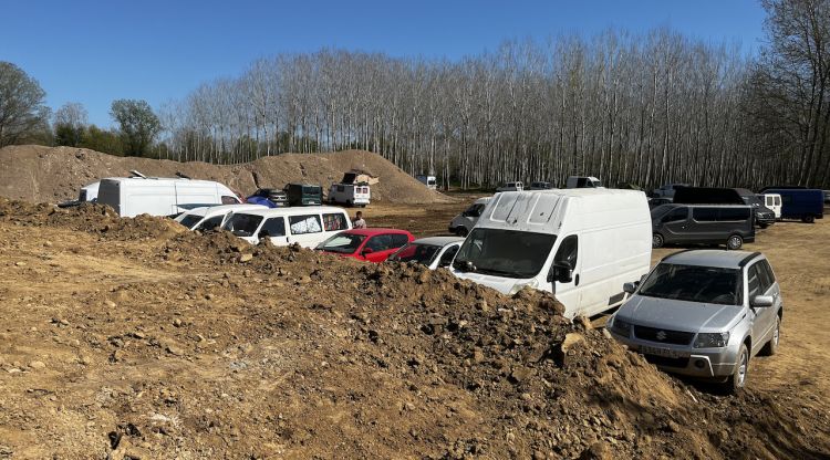 Alguns dels vehicles de la 'rave'. ACN