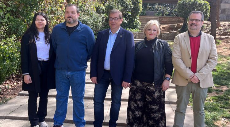 El cap de llista del PP per Girona, Jaume Veray, amb els quatre integrants que l'acompanyen a la llista