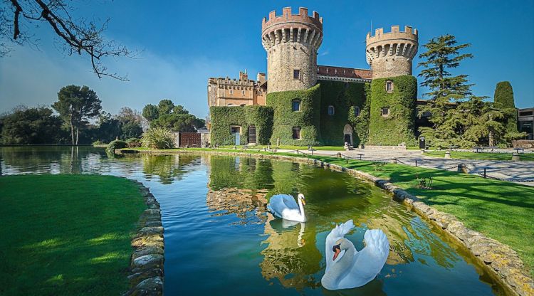 El castell de Peralada, que la setmana vinent acollirà l'edició del 2023 de l'Arts Festivals Summit