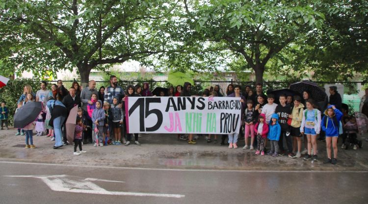Manifestació el passat mes de maig a Sant Julià de Ramis, reclamant una nova escola. ACN