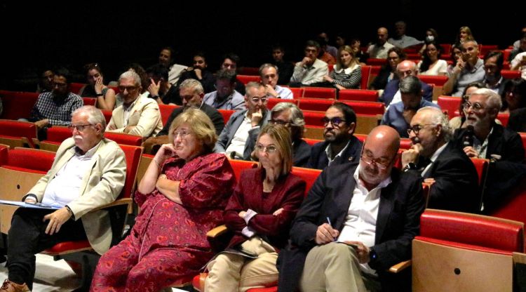 Públic durant la jornada de presentació de la Xarxa d'Innovació en Salut de Girona. ACN